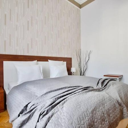 Premium Apartment By Hi5-Vaci Str. 3 Bedroom Budapest Exterior photo