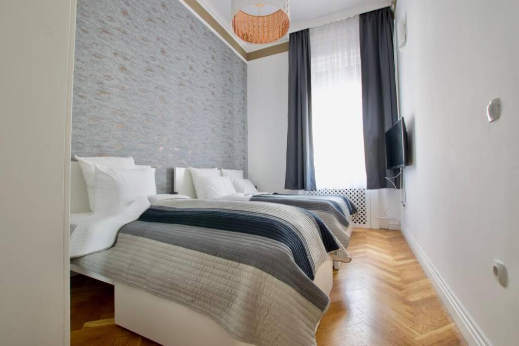 Premium Apartment By Hi5-Vaci Str. 3 Bedroom Budapest Exterior photo
